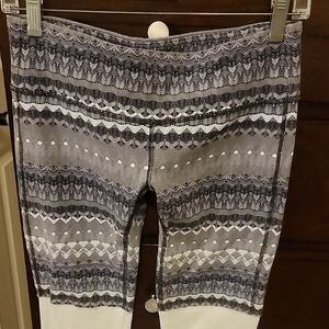 ALO Yoga Womens Gray and White Patterned Leggings Size M
